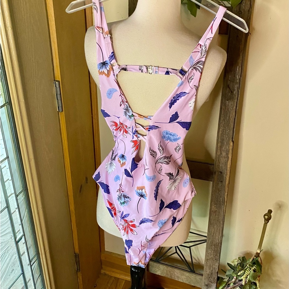 🏖️One Piece Lilac Floral Swimsuit🏖️ NWOT